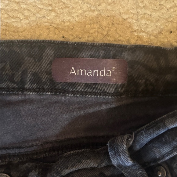 Gloria Vanderbilt Black Floral Charcoal Gloria Vanderbilt Amanda Stretch Jeans. - Picture 5 of 6